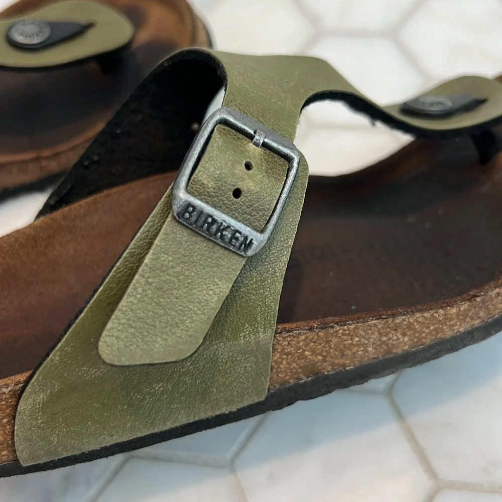 Birkenstock Leather Gizeh Pull Up Olive Green Narrow Thong Sandals Kids 33 | Y2